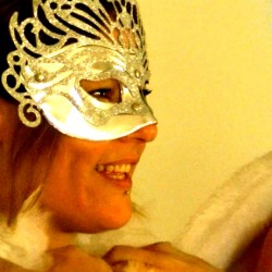 mascara muestra teatro terapeutico